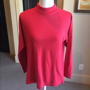 Outback red turtleneck
